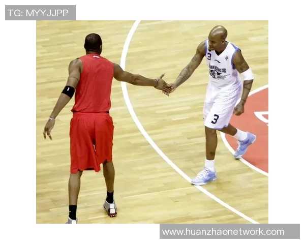 马布里回忆与姚明的对决瞬间视频展现篮球传奇的友谊与竞争