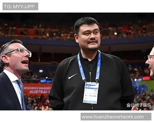 当小狗狗偶遇篮球巨星姚明的温馨瞬间与奇妙互动 当小狗狗偶遇篮球巨星姚明的温馨瞬间与奇妙互动