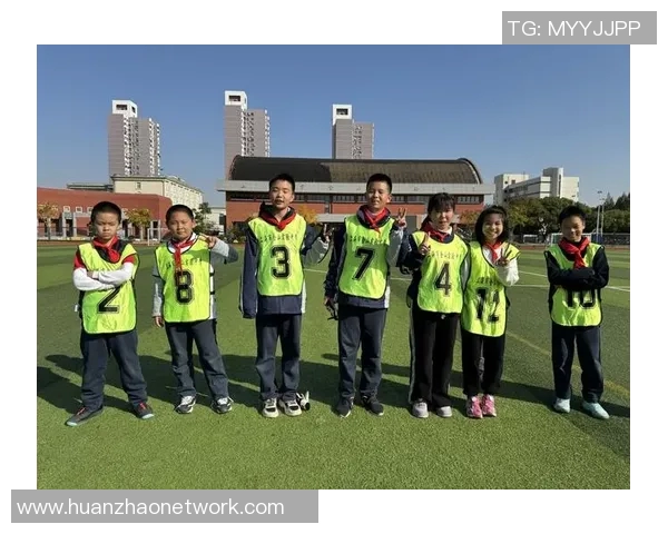 在绿茵场上舞动青春足球明星的别样风采与激情表演 在绿茵场上舞动青春足球明星的别样风采与激情表演