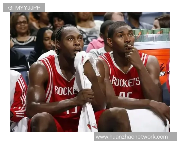 休斯顿火箭与森林狼激战正酣双方球员全力以赴争夺胜利荣耀