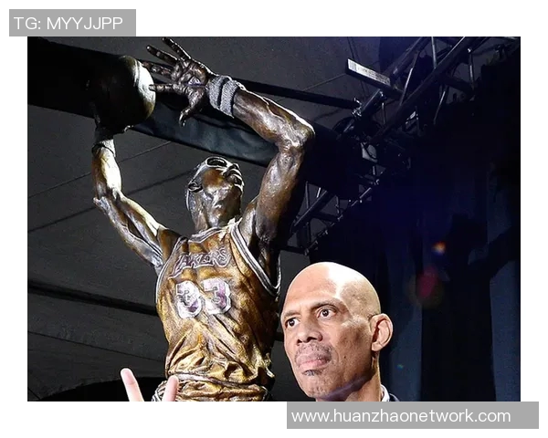 篮球明星雕塑展现运动精神与艺术魅力的完美结合