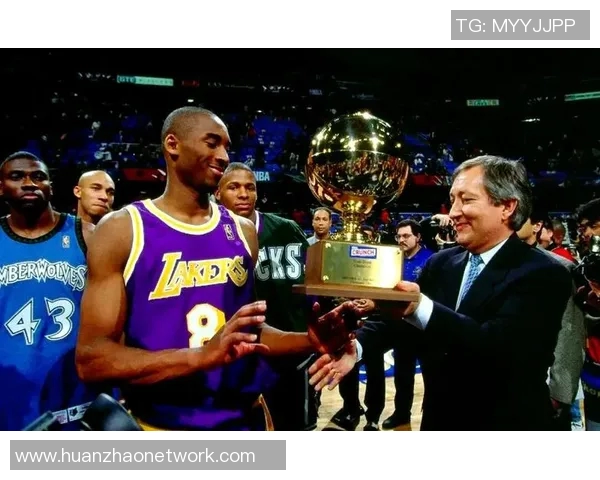 篮球巨星的辉煌历程与NBA赛场上的传奇瞬间回顾